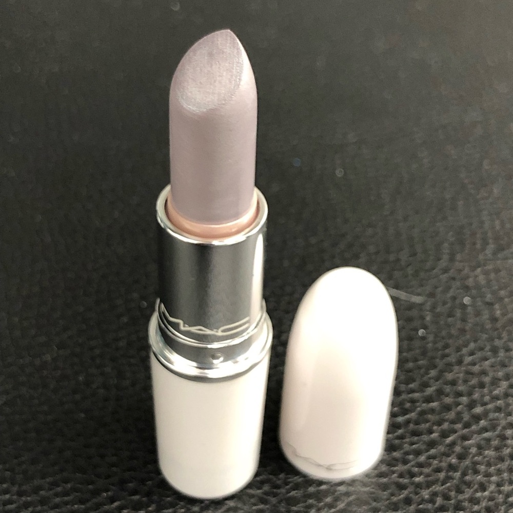MAC Cosmetics Frost Lipstick in Silver